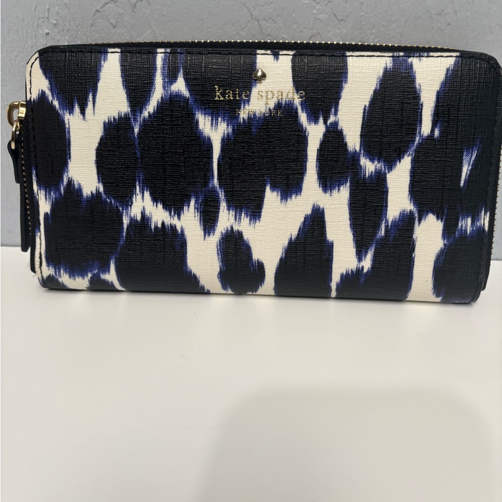 Kate Spade Black and White Patterned Wallet